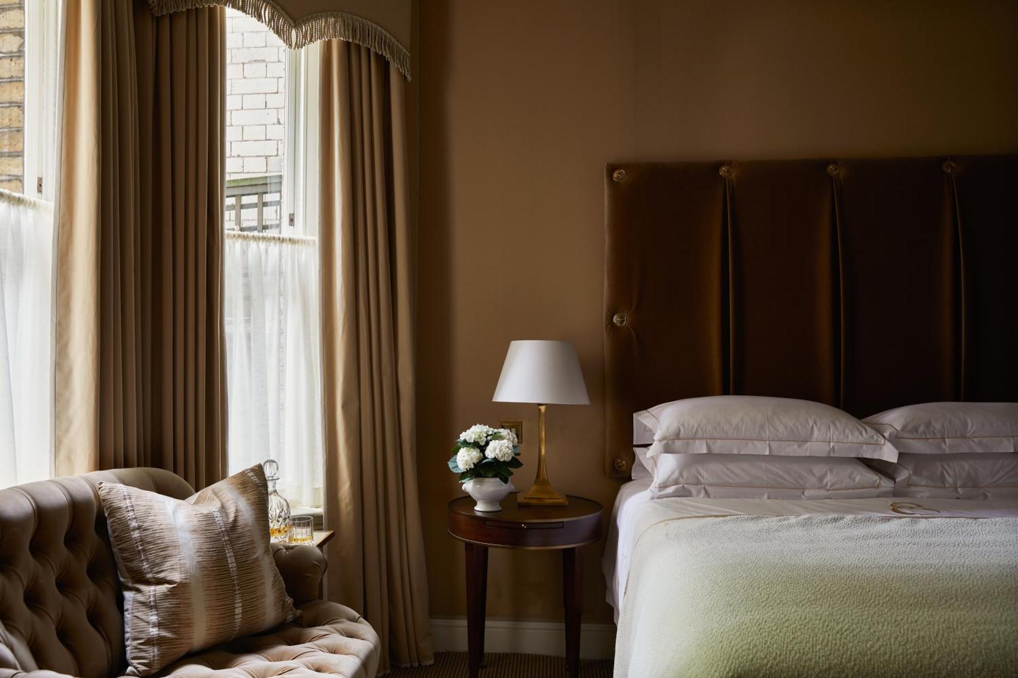 Отель Egerton House Лондон