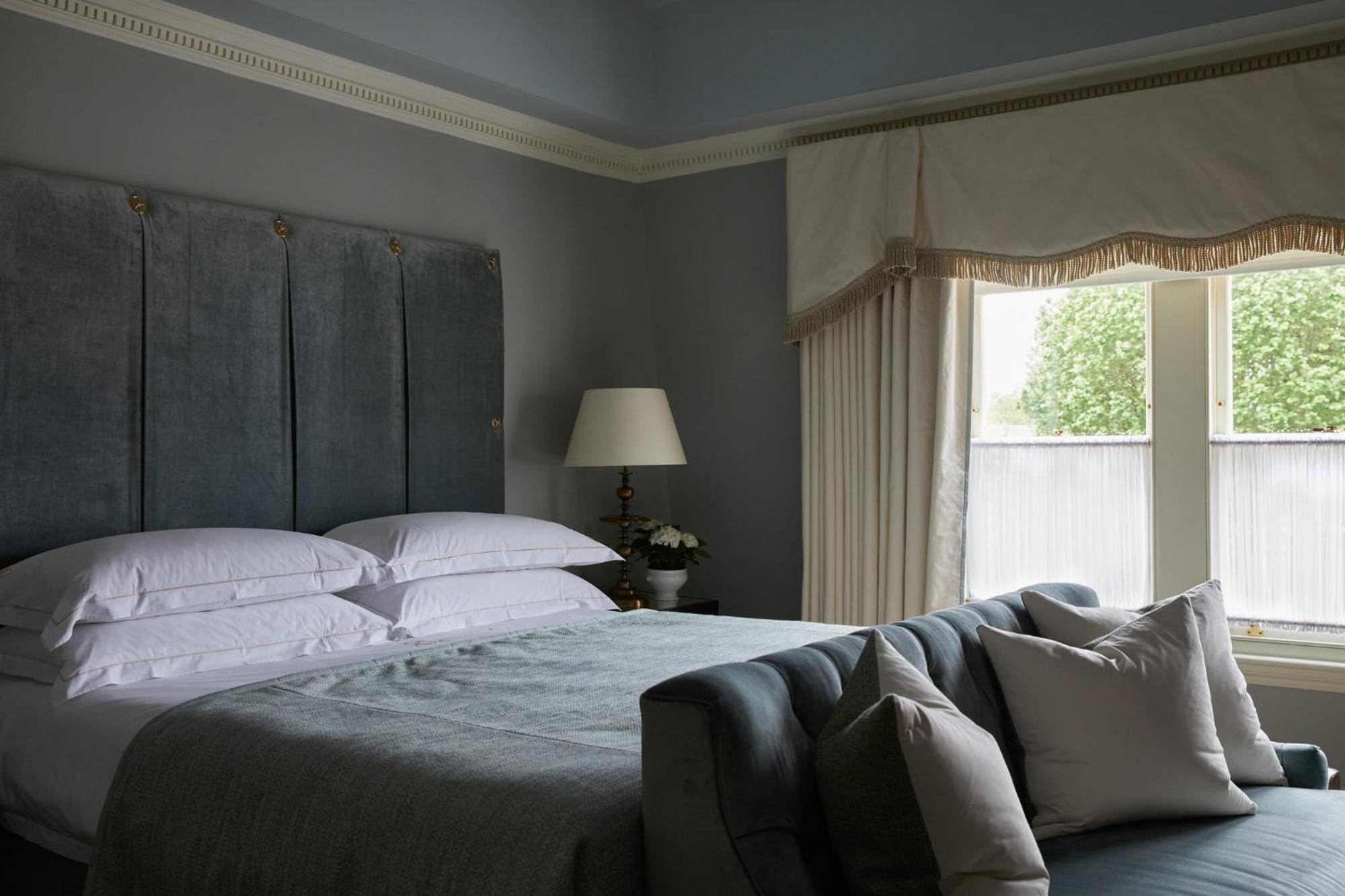Egerton House Отель Лондон